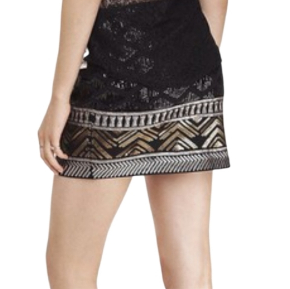 Express Diamond Sequin Mini Skirt Size Small - Picture 4 of 12